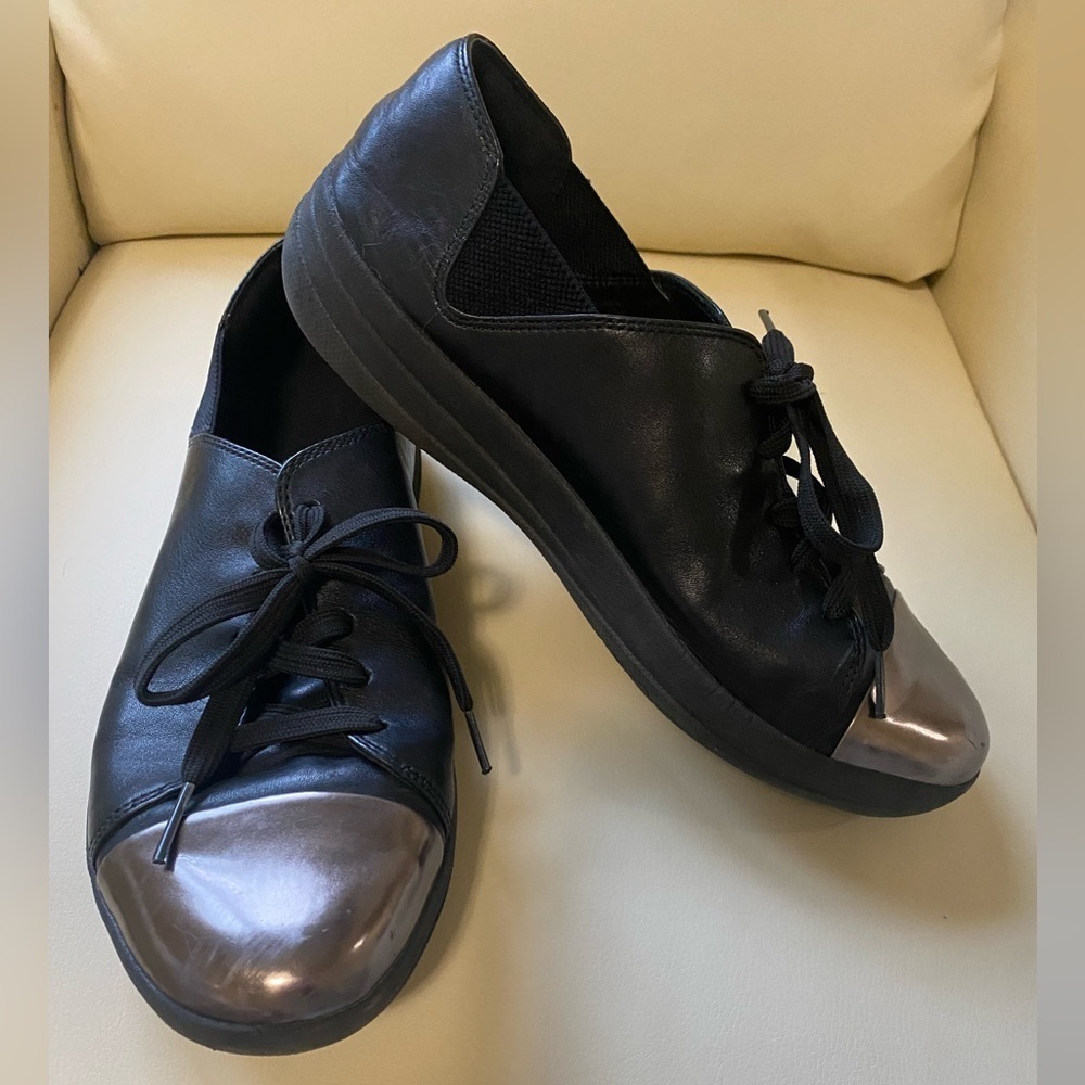 Fitflop Black F-sporty Women’s Leather Sneakers w Metallic Bronze Mirror Toe